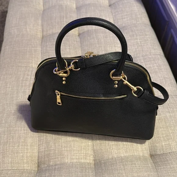 Elegant Black Leather Coach Handbag - Picture 4 of 5